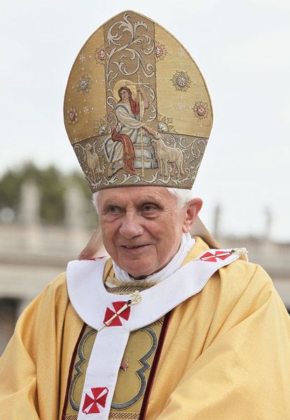 File:Benedykt XVI (2010-10-17) 4.jpg